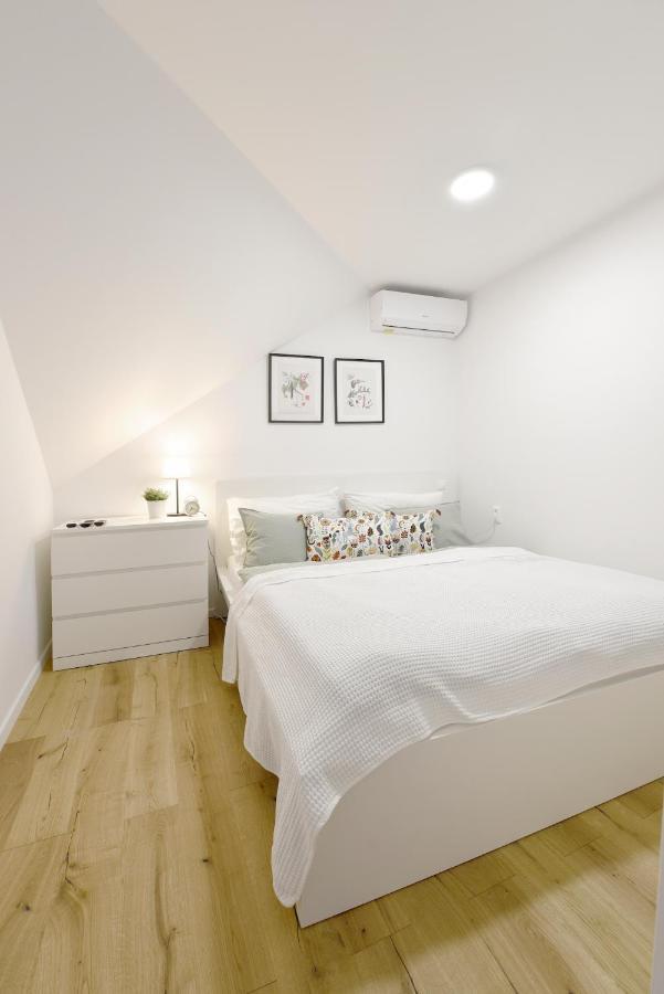 Apartman S Atriom V Historickom Centre Тренчин Екстер'єр фото